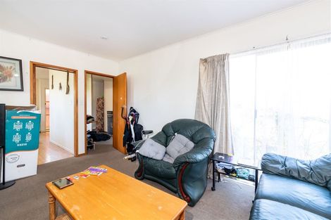 Photo of property in 17 Chilcott Road, Henderson, Auckland, 0612