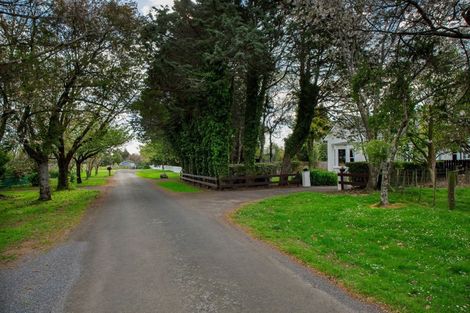 Photo of property in 4 Cross Street, Lepperton, New Plymouth, 4373