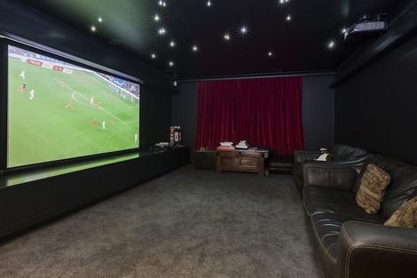 Photo of property in 11 Pentlow Place, Fendalton, Christchurch, 8052