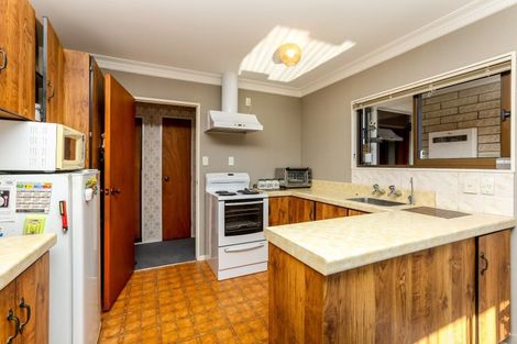 Photo of property in 1 Nursery Place, Westown, New Plymouth, 4310