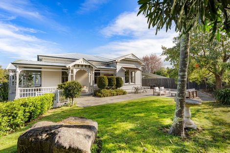 Photo of property in 6 Thompson Road, Bluff Hill, Napier, 4110