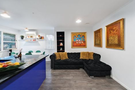 Photo of property in 16 Thornlow Street, Glendene, Auckland, 0602