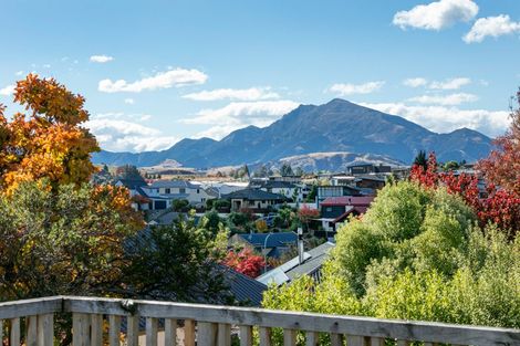 Photo of property in 4 Kings Drive, Wanaka, 9305