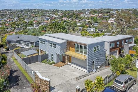 Photo of property in 17 Limmer Place, Browns Bay, Auckland, 0632