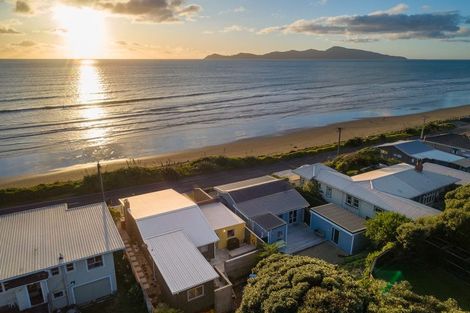 Photo of property in 121 The Parade, Paekakariki, 5034