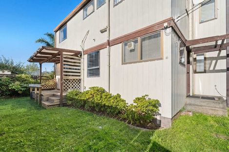 Photo of property in 2/506 Devonport Road, Tauranga South, Tauranga, 3112