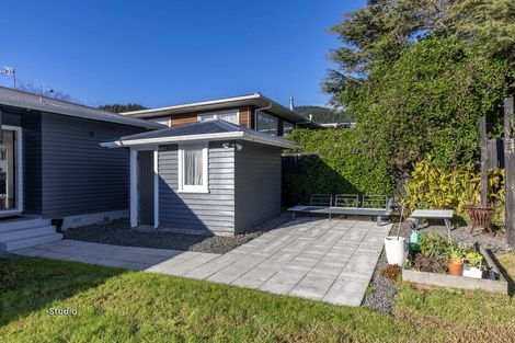 Photo of property in 34 Kaitawa Crescent, Paraparaumu, 5032