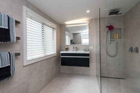 Photo of property in 14 Paparoa Road, Cockle Bay, Auckland, 2014