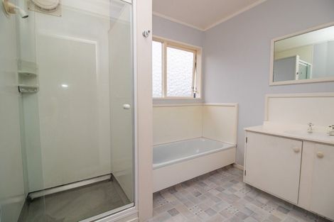 Photo of property in 17 Peterhouse Street, Tawa, Wellington, 5028