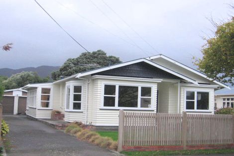 Photo of property in 10 Fuller Grove, Woburn, Lower Hutt, 5010