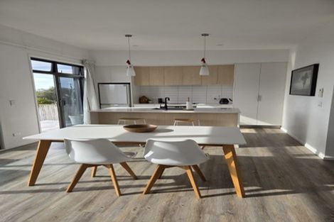 Photo of property in 19a Braemar Road, Rothesay Bay, Auckland, 0630