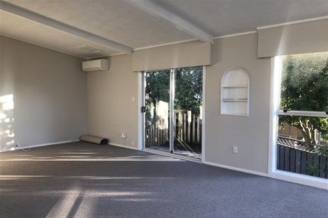 Photo of property in 19b Arrow Road, Forrest Hill, Auckland, 0620