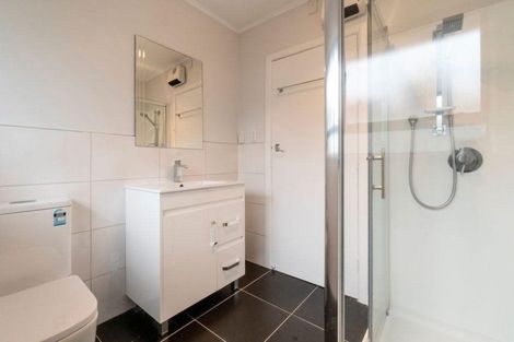 Photo of property in 18 Brandon Road, Glen Eden, Auckland, 0602