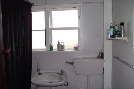 Photo of property in 42 Clyde Crescent, Roslyn, Palmerston North, 4414