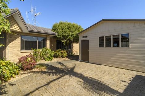 Photo of property in 8 Emma Place, Papamoa Beach, Papamoa, 3118