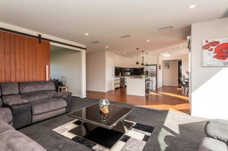 Photo of property in 41 Waterstock Way, Parklands, Christchurch, 8083