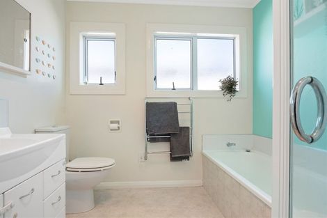 Photo of property in 31 Hillcrest Road, Papatoetoe, Auckland, 2025