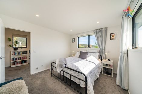 Photo of property in 8/97 Whites Line East, Waiwhetu, Lower Hutt, 5010