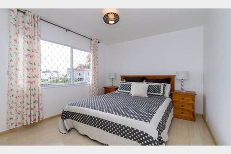 Photo of property in 2/2 Pine Street, New Lynn, Auckland, 0600