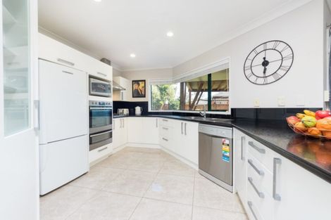 Photo of property in 3 Crannog Fen, Wattle Downs, Auckland, 2103