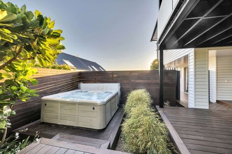 Photo of property in 6 Dunkeld Lane, Redcliffs, Christchurch, 8081