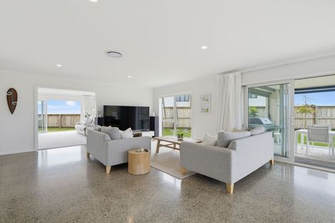 Photo of property in 14 Piripai Rise, Coastlands, Whakatane, 3120