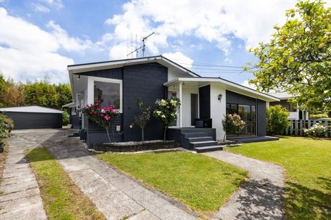 Photo of property in 6 Parkdale Place, Glenview, Hamilton, 3206