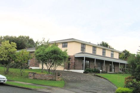 Photo of property in 27 Lexington Drive, Botany Downs, Auckland, 2010