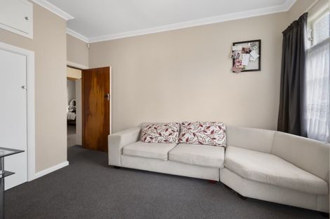 Photo of property in 19 Rangitira Avenue, Palmerston North, 4414
