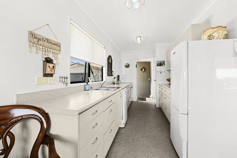 Photo of property in 11 Leon Place, Waitara, 4320