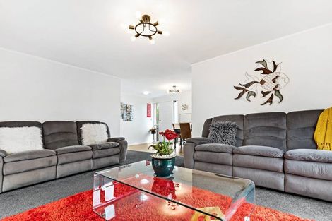 Photo of property in 2/40 Beaudine Avenue, Glenfield, Auckland, 0629