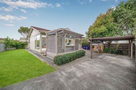 Photo of property in 1/36 Darren Crescent, Half Moon Bay, Auckland, 2012