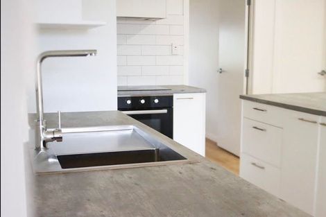 Photo of property in 17 Lemnos Place, Titirangi, Auckland, 0604