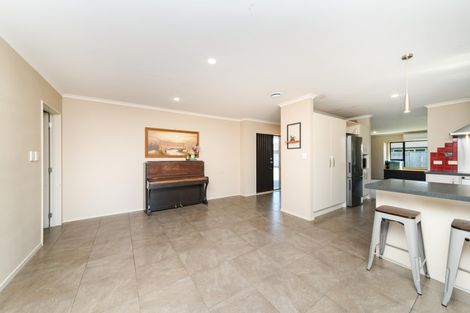 Photo of property in 23 Walnut Grove, Kelvin Grove, Palmerston North, 4414