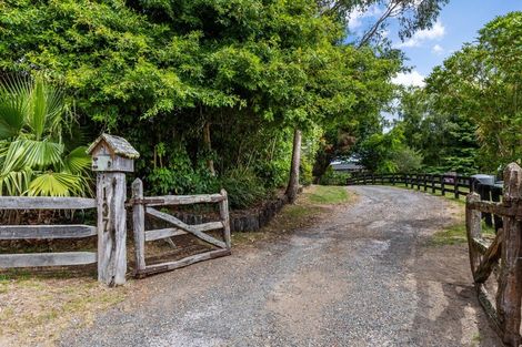 Photo of property in 137 Mapara Road, Acacia Bay, Taupo, 3385