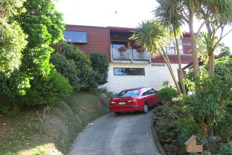 Photo of property in 1 Rokewa Way, Paparangi, Wellington, 6037