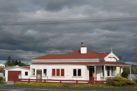 Photo of property in 39 Waverley Street, Waipawa, 4210