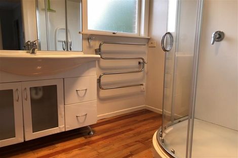 Photo of property in 57 Hutchinsons Road, Bucklands Beach, Auckland, 2014