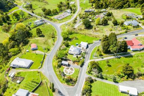 Photo of property in 5 Hook Road, Paparoa, 0571