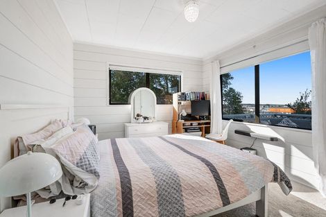 Photo of property in 57a Wade River Road, Stanmore Bay, Whangaparaoa, 0932