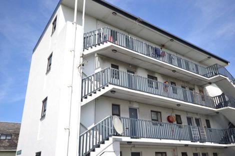 Photo of property in 4/52 Russell Terrace, Berhampore, Wellington, 6023