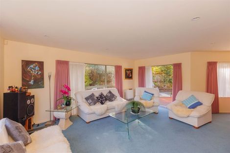 Photo of property in 6 Gresford Place, Churton Park, Wellington, 6037