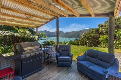 Photo of property in 5092 Kenepuru Road, Ohauparuparu Bay, Picton, 7282