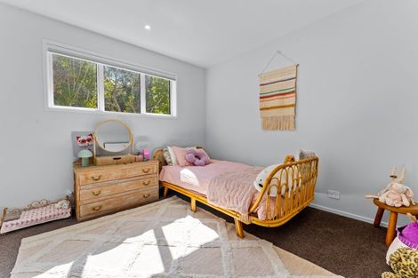 Photo of property in 32a Sandown Road, Rothesay Bay, Auckland, 0630