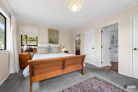 Photo of property in 18 Woodvale Grove, Fairfield, Lower Hutt, 5011