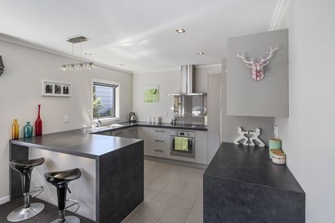 Photo of property in 39 Dahlstrom Grove, Kelvin Grove, Palmerston North, 4414