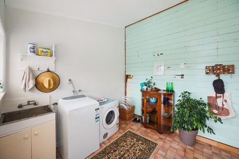 Photo of property in 30 Cuba Street, Marton, 4710