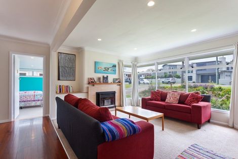 Photo of property in 8 Pitau Road, Mount Maunganui, 3116