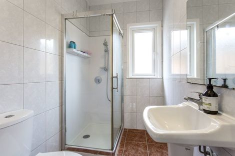 Photo of property in 43 Rogan Street, Mount Roskill, Auckland, 1041