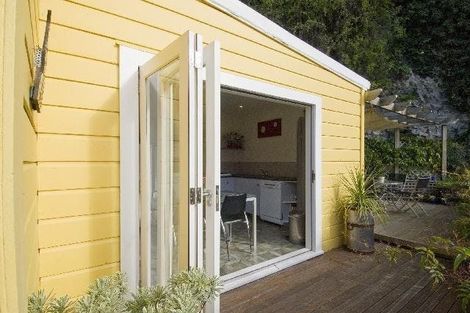 Photo of property in 98 Milton Road, Bluff Hill, Napier, 4110